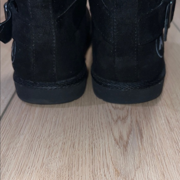 Airwalk Black Winter Boots with Faux Fur Trim - Picture 14 of 16